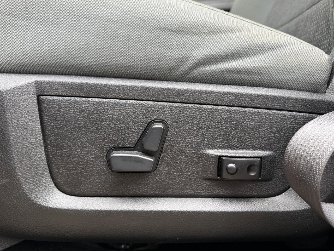 2020 Ram 1500 Classic Night Edition Crew Cab 4x4 | HEMI V8 | Heated Seats | Remote Start Redwater AB