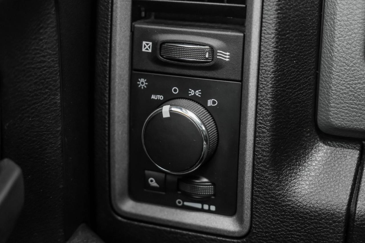 2020 Ram 1500 Classic TRADESMAN CREW CAB 5.7L HEMI AUTOMATIC REAR CAMERA BLUETOOTH CRUISE ALLOY TOW HITCH Carrollton TX