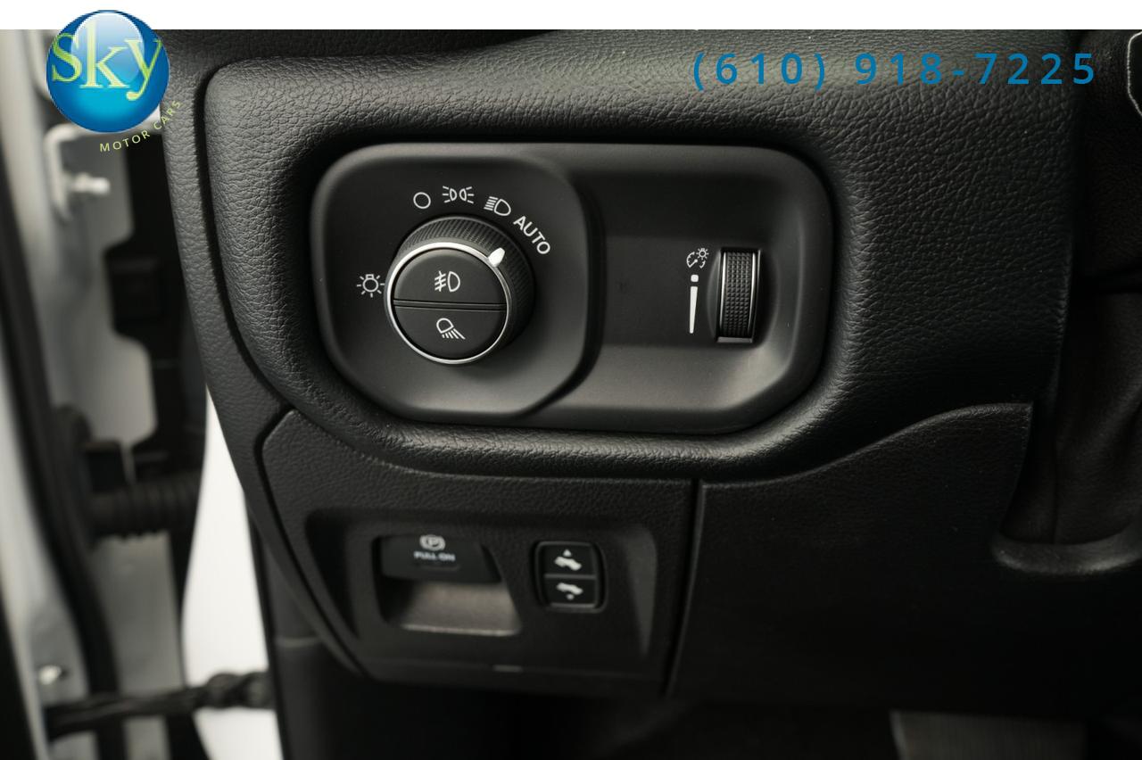 2020 Ram 1500 Crew Cab 4WD Big Horn NIGHT EDITION LEVEL 2 West Chester PA