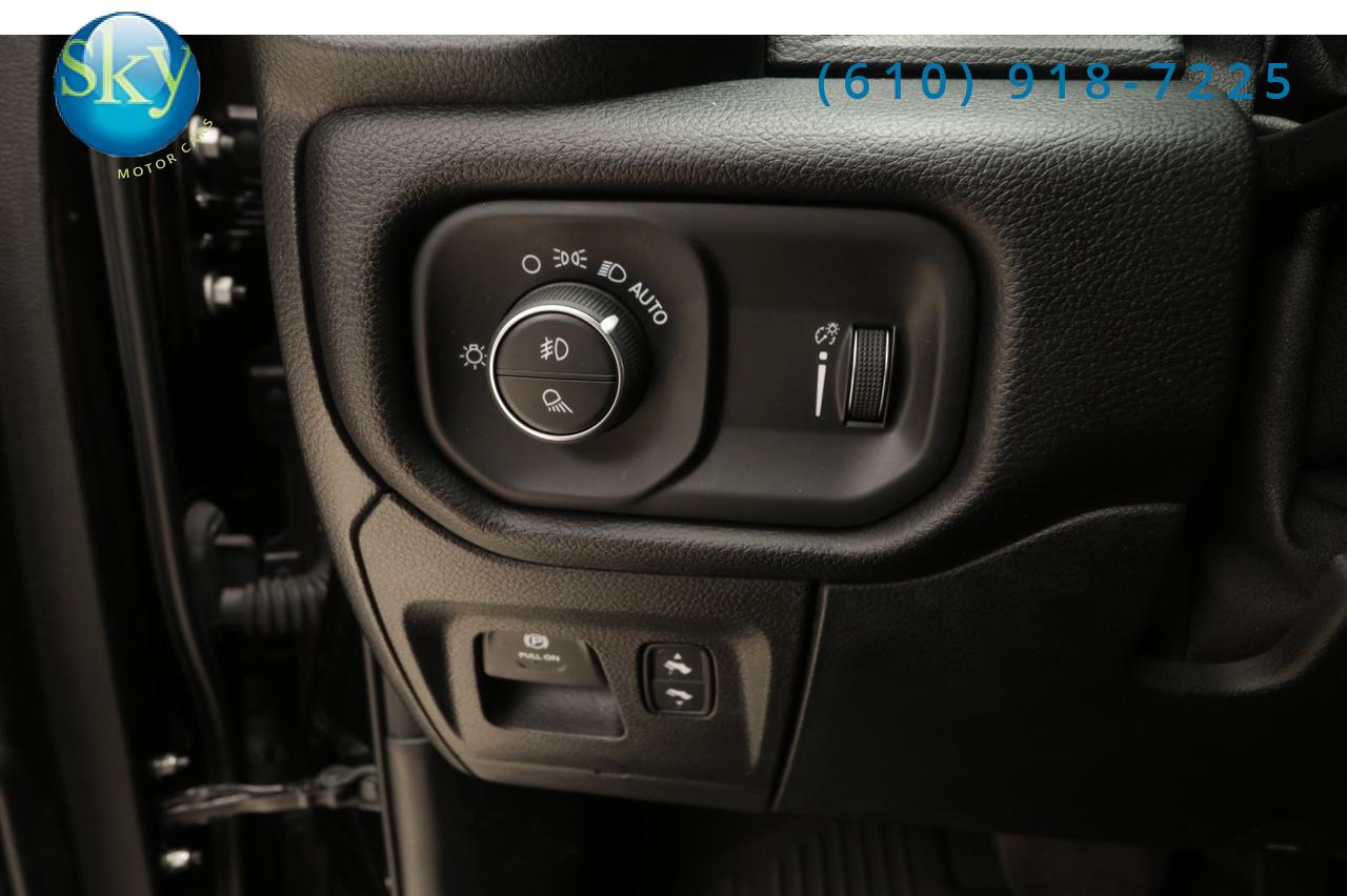 2020 Ram 1500 Crew Cab 4WD Big Horn NIGHT EDITION West Chester PA