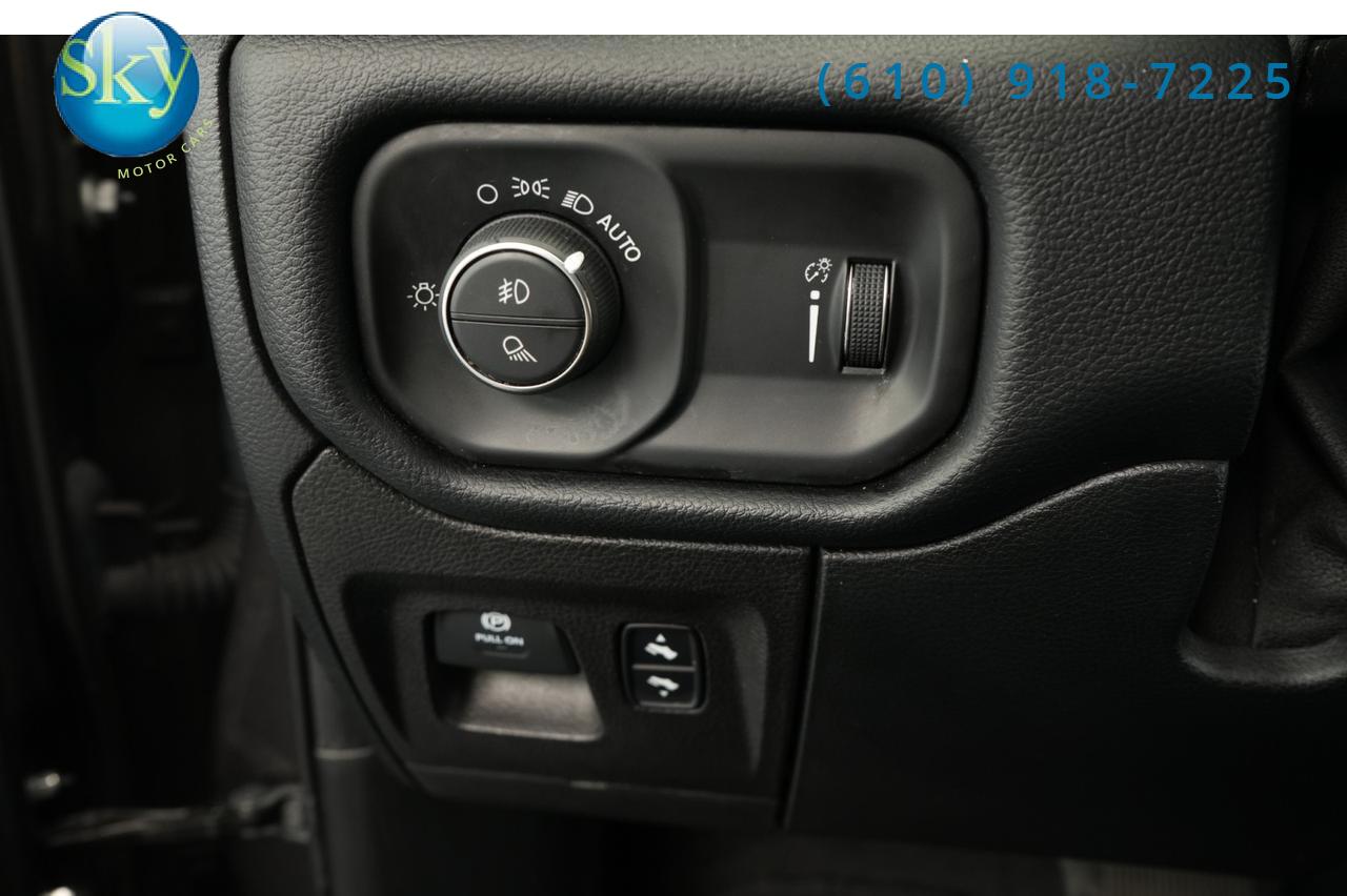 2020 Ram 1500 Crew Cab 4WD LIFTED Big Horn LEVEL 2 NIGHT EDITION V8 West Chester PA