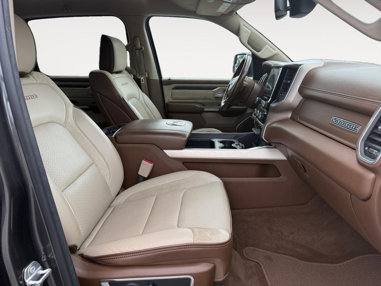 2020 Ram 1500 Laramie, HEATED AND VENTILATED FRONT SEATS, 2ND ROW IN FLOOR STORAGE BINS, REAR POWER SLIDING WINDOWS, CHROME TOW HOOKS, RUNNING BOARDS, REMOTE TAILGATE RELEASE, V8 HEMI, DONT LET YOUR DREAM TRUCK PASS YOU BY! Norfolk VA