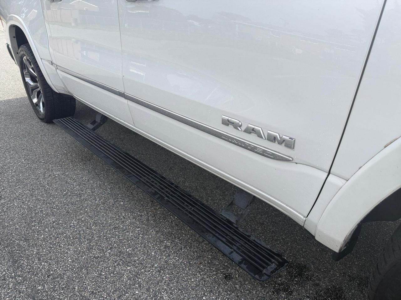 2020 Ram 1500 Limited, HEATED AND VENTILATED SEATS, HEATED AND VENTILATED REAR SEATS, POWER RUNNING BOARDS, BED LINER, TOW PACKAGE, APPLE CARPLAY/ANDROID AUTO, NAVIGATION, PANORAMIC SUNROOF, BACKUP CAMERA, CLEAN CARFAX, COME AND TEST DRIVE THIS RAM 1500 TODAY! Norfolk VA