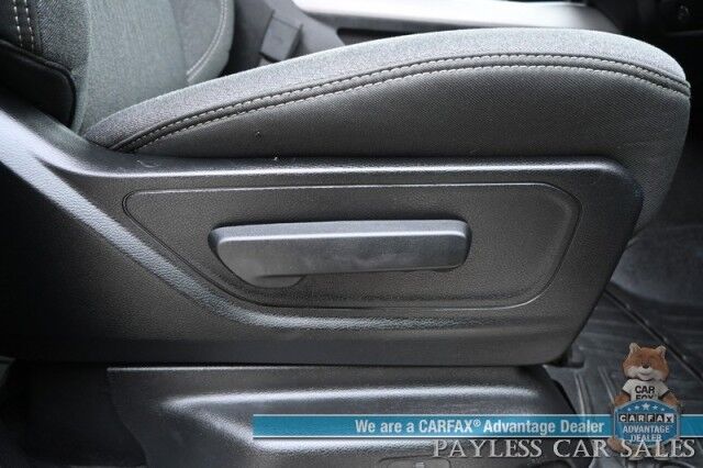 2020 Ram 1500 Lone Star / 4X4 / 5.7L V8 eTorque / Crew Cab / Auto Start / Off-Road & Big Horn Level 1 Pkg / Power Premium Cloth Seats / Apple CarPlay & Android Auto / Keyless Entry & Start / Tow Pkg / 22 MPG Anchorage AK