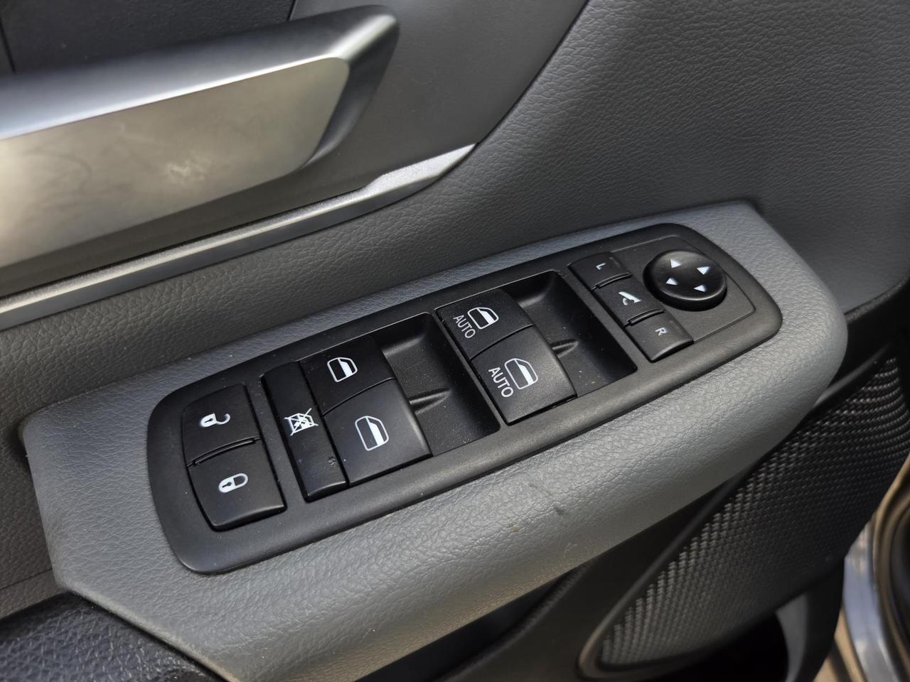 2020 Ram 1500 Lone Star 4x2 Crew Cab 5'7 Box Beeville TX