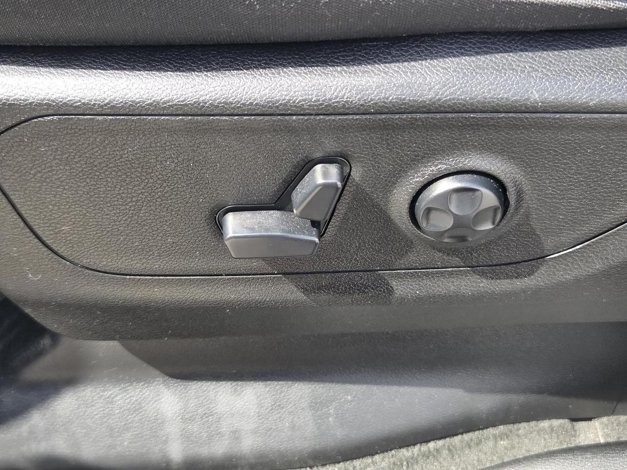 2020 Ram 1500 Lone Star 4x2 Crew Cab 5'7 Box Beeville TX