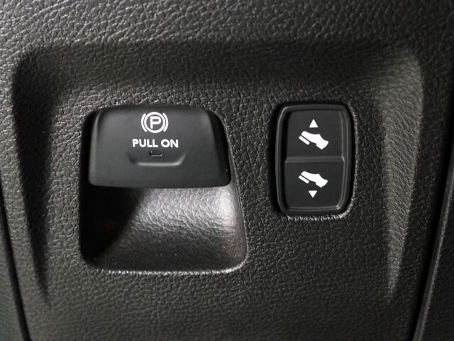 2020 Ram 1500 Lone Star Crew Cab RWD *BIG HORN, 5.7L V8, BACKUP-CAMERA, COLOR TOUCHSCREEN, PARK ASSIST, CRUISE CONTROL, PUSH BUTTON START, ALLOY WHEELS, BLUETOOTH, ANDROID & APPLE Round Rock TX