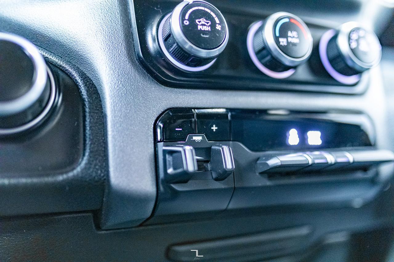 2020 Ram 2500 4x4 Crew Cab Big Horn HEMI BCam Red Deer AB