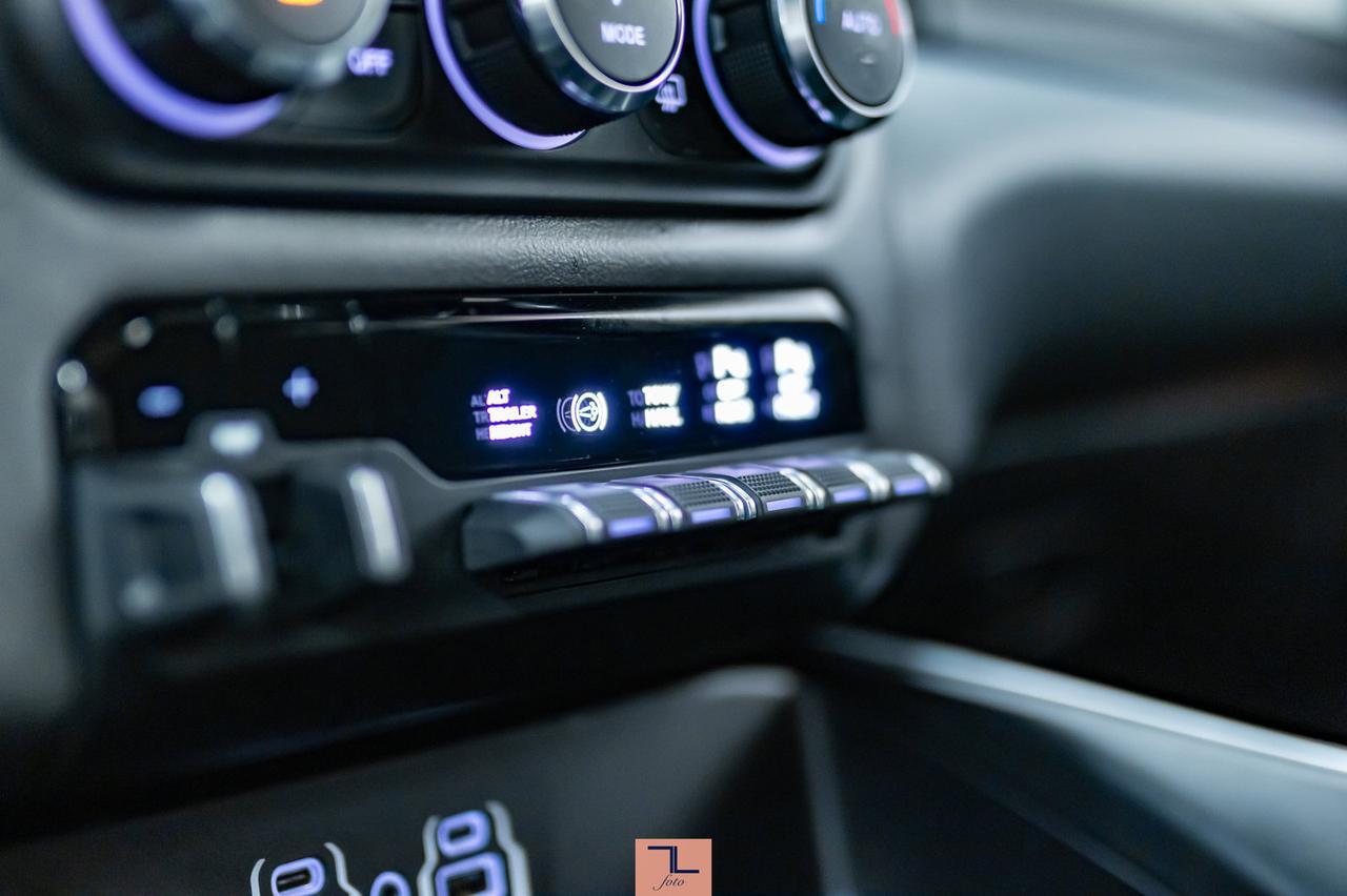 2020 Ram 3500 4x4 Crew Cab Big Horn Sport AISIN Roof BCam Diesel Red Deer AB