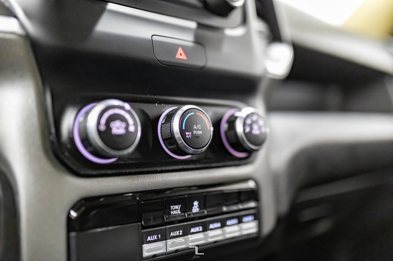 2020 Ram 3500 4x4 Crew Cab SLT Dually Deck HEMI Red Deer AB