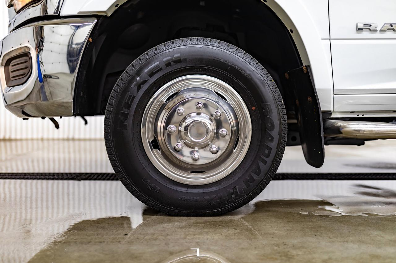 2020 Ram 3500 4x4 Crew Cab SLT Dually Deck HEMI Red Deer AB