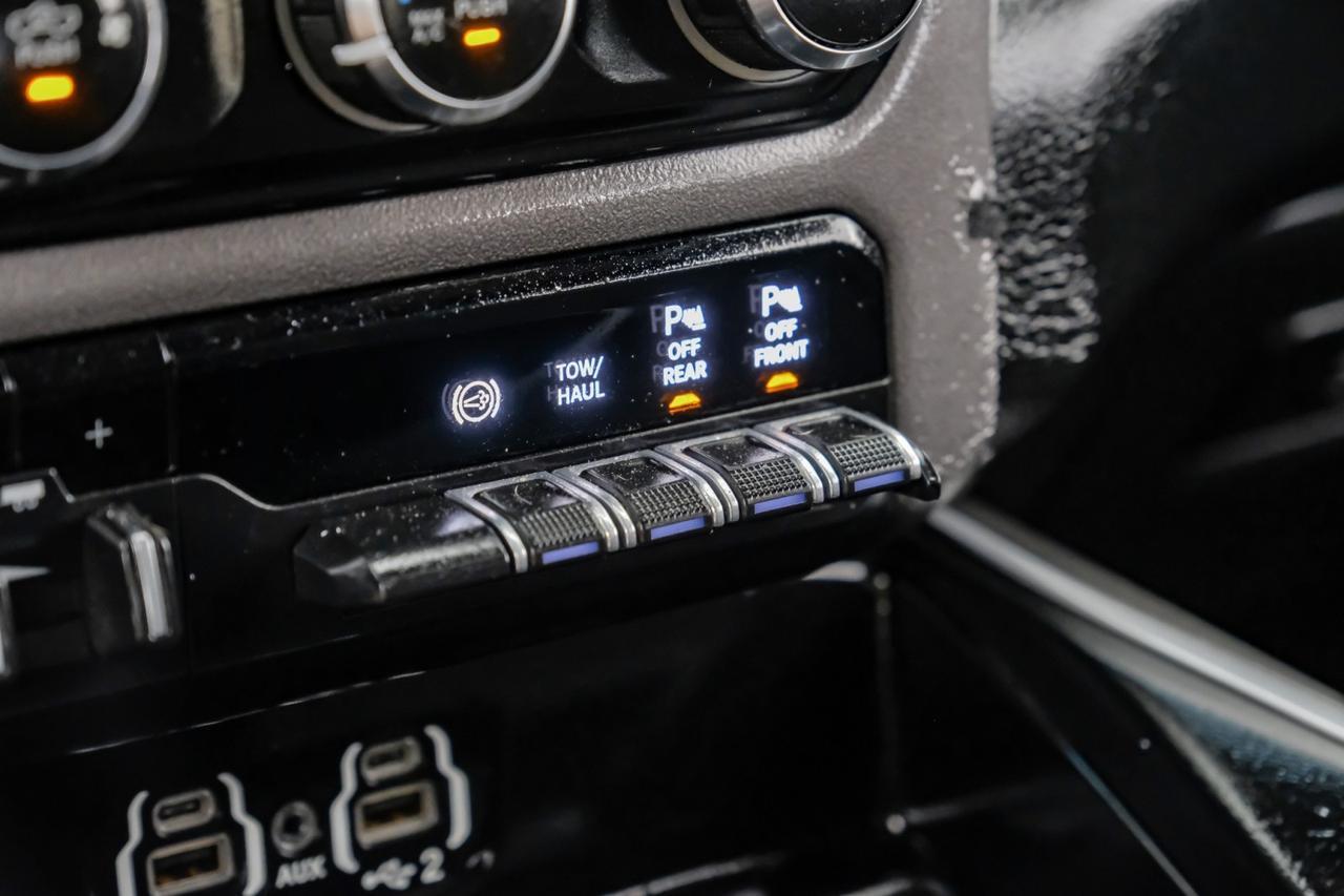 2020 Ram 3500 BIG HORN MEGA CAB 4WD 6.7L DIESEL AUTOMATIC HEATED SEATS REAR CA Carrollton TX