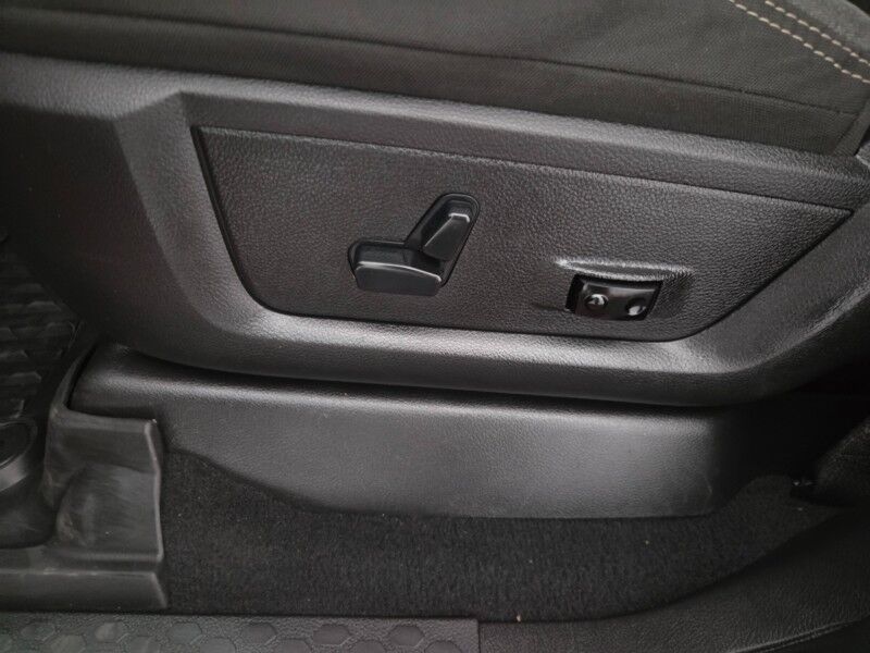 2020 Ram 3500 Big Horn 4WD Long Bed 6.7L Diesel AISIN Transmission NEW 33in Tires FREE WARRANTY Call (682)587-6288 Arlington TX