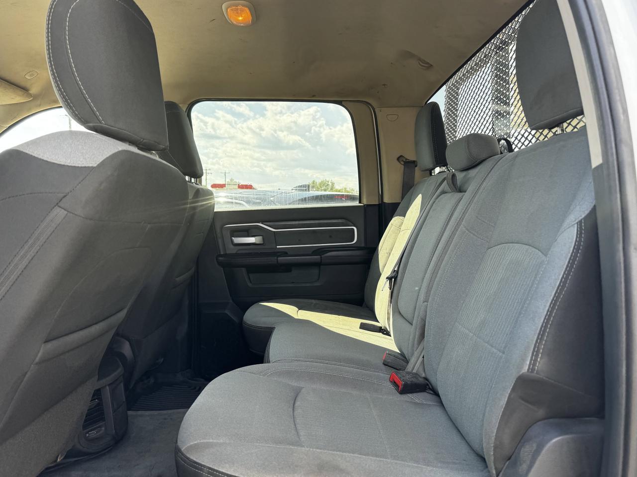 2020 Ram 3500 Chassis Cab SLT Dually Crew 4x4 | Low KMs | HEMI V8 | Front Bench | Backup Alarm Redwater AB