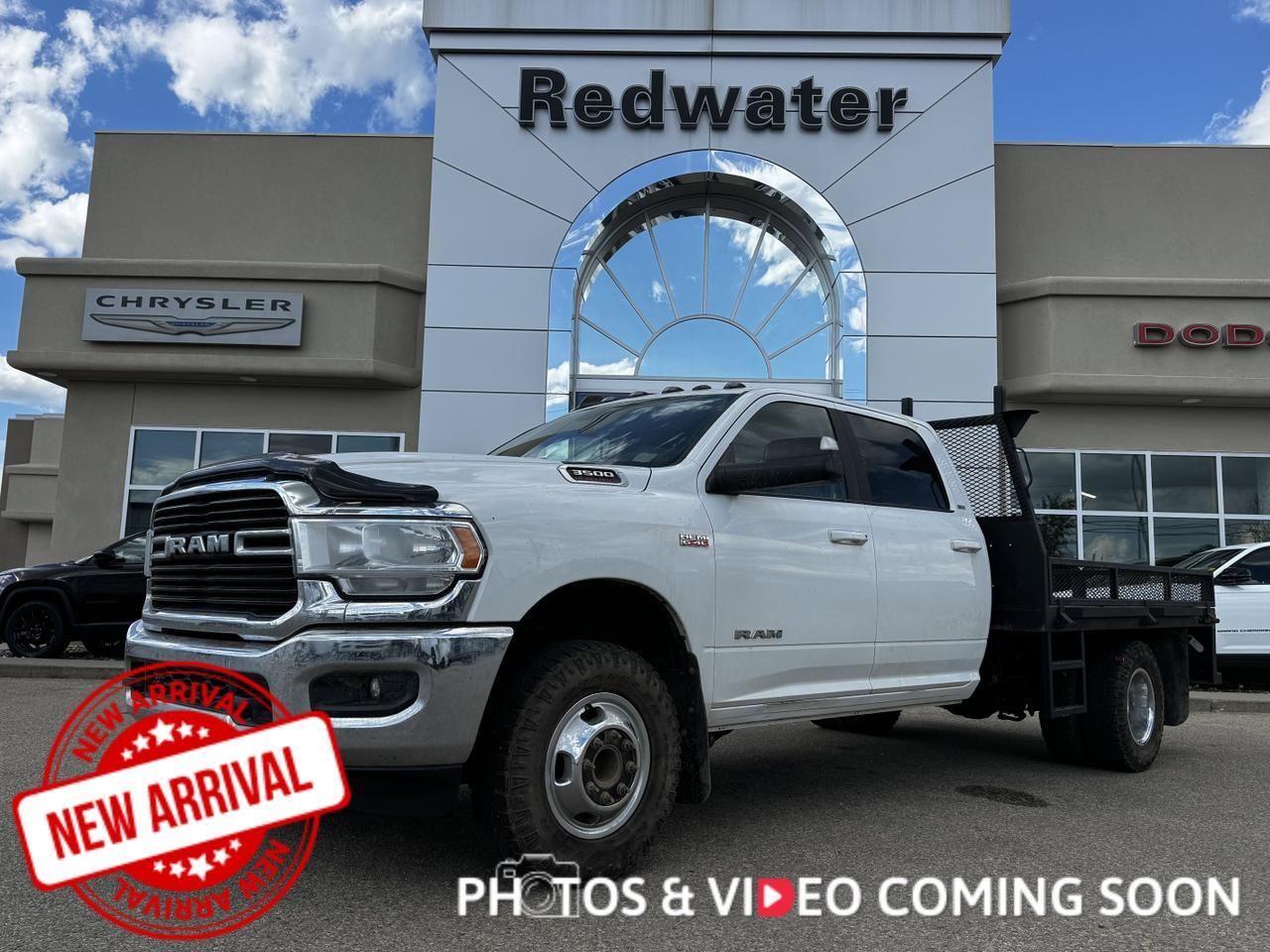 2020 Ram 3500 Chassis Cab SLT Dually Crew 4x4 | Low KMs | HEMI V8 | Front Bench | Backup Alarm Redwater AB