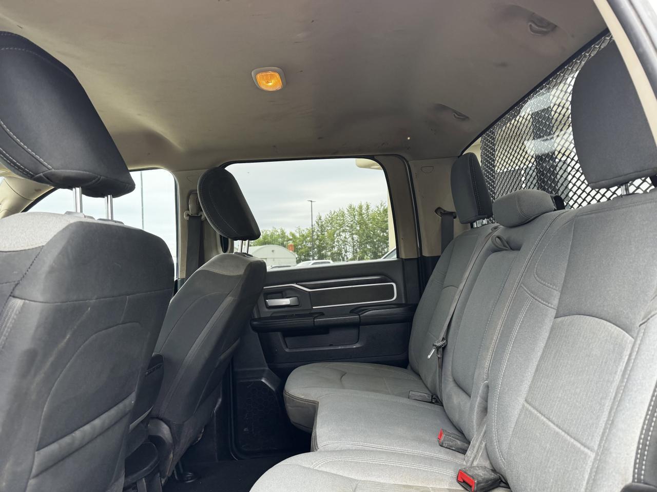 2020 Ram 3500 Chassis Cab SLT Dually Crew 4x4 | Low KMs | HEMI V8 | Front Bench | Backup Alarm Redwater AB
