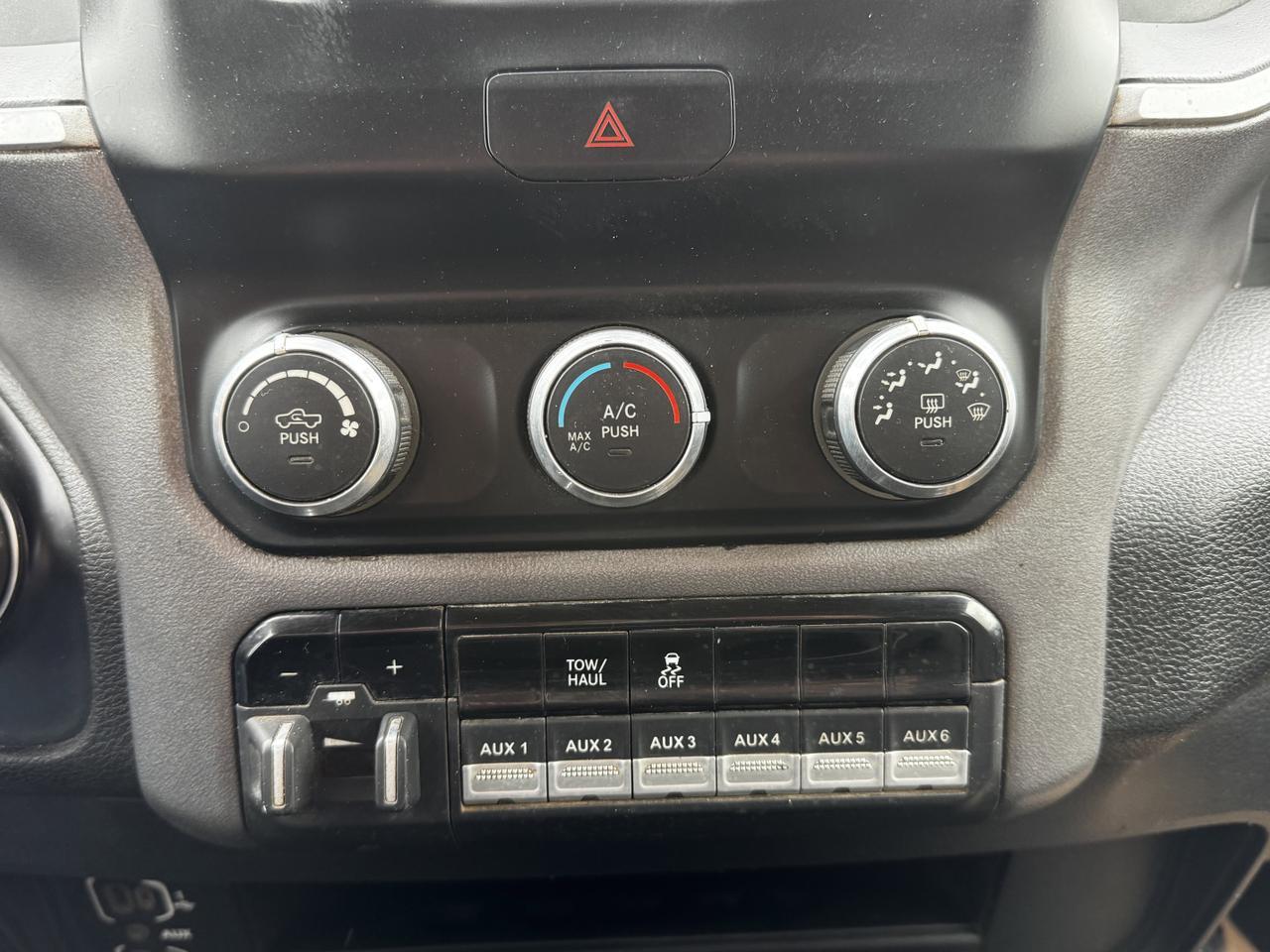2020 Ram 3500 Chassis Cab SLT Dually Crew 4x4 | Low KMs | HEMI V8 | Front Bench | Backup Alarm Redwater AB