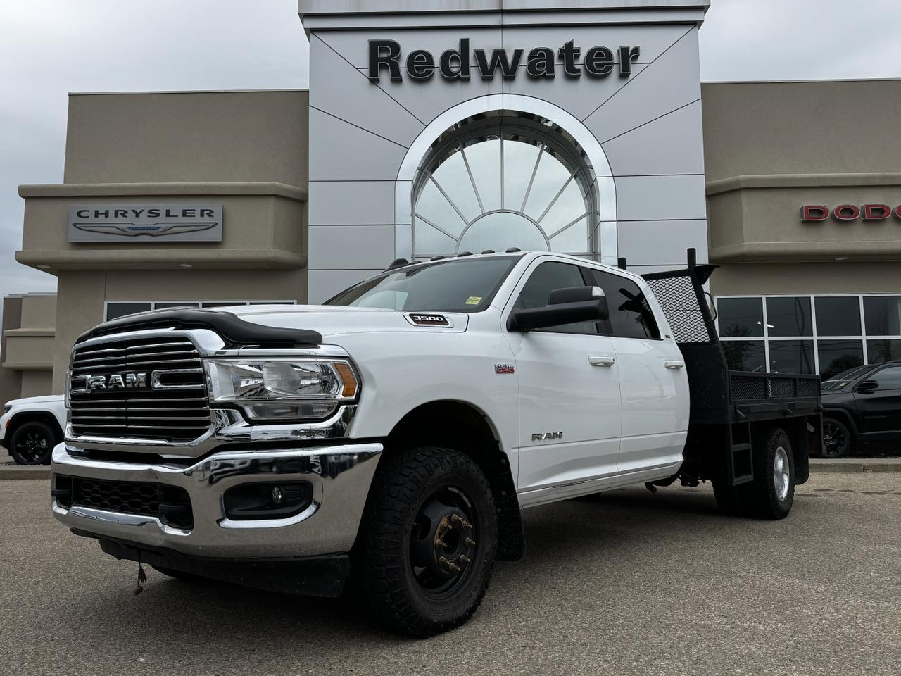 2020 Ram 3500 Chassis Cab SLT Dually Crew 4x4 | Low KMs | HEMI V8 | Front Bench | Backup Alarm Redwater AB