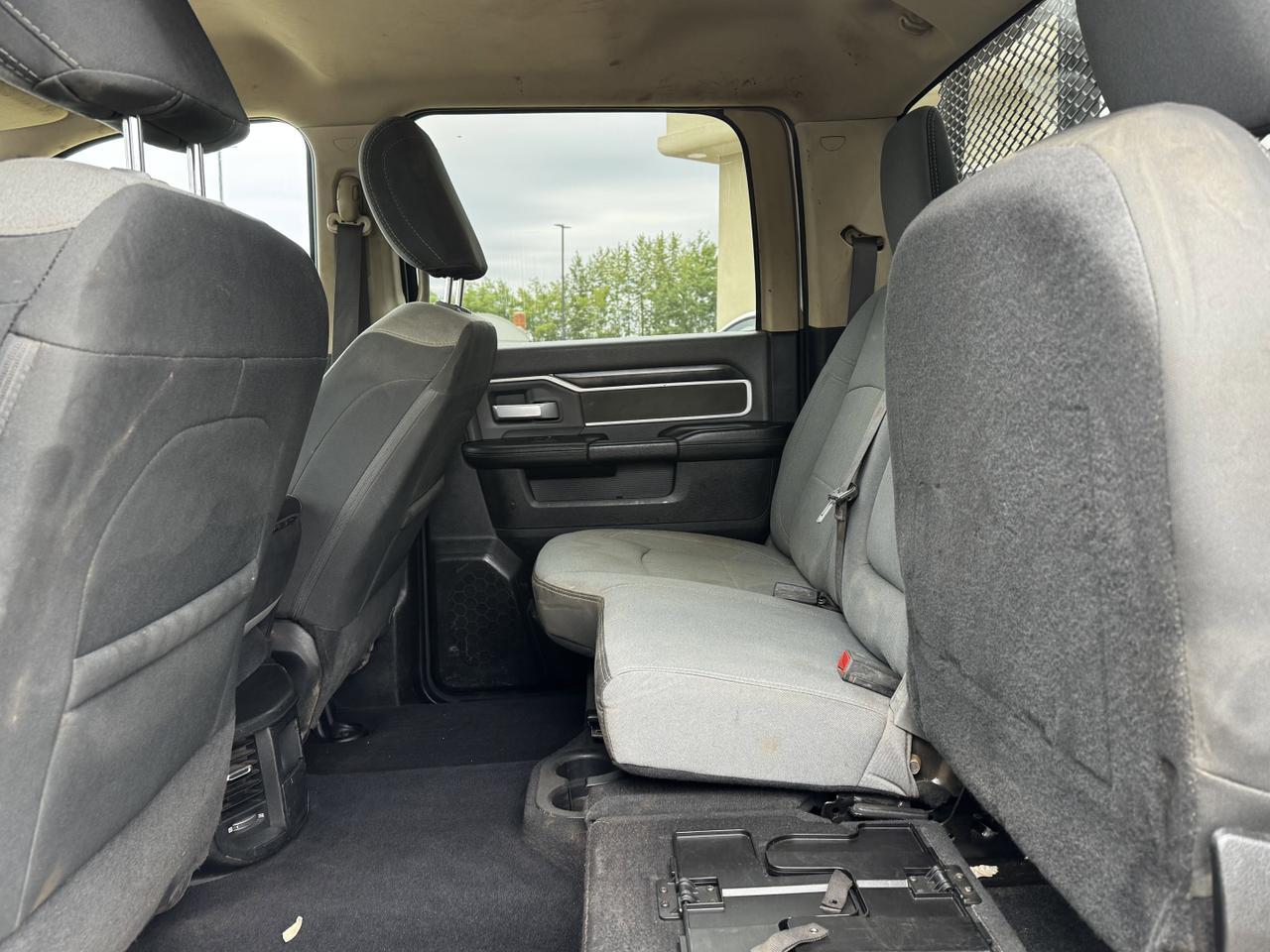 2020 Ram 3500 Chassis Cab SLT Dually Crew 4x4 | Low KMs | HEMI V8 | Front Bench | Backup Alarm Redwater AB