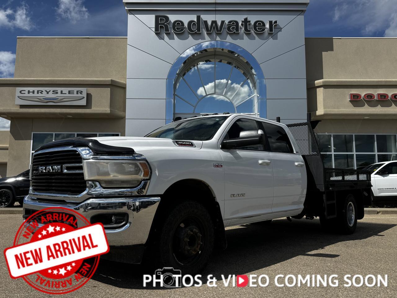 2020 Ram 3500 Chassis Cab SLT Dually Crew 4x4 | Low KMs | HEMI V8 | Front Bench | Backup Alarm Redwater AB