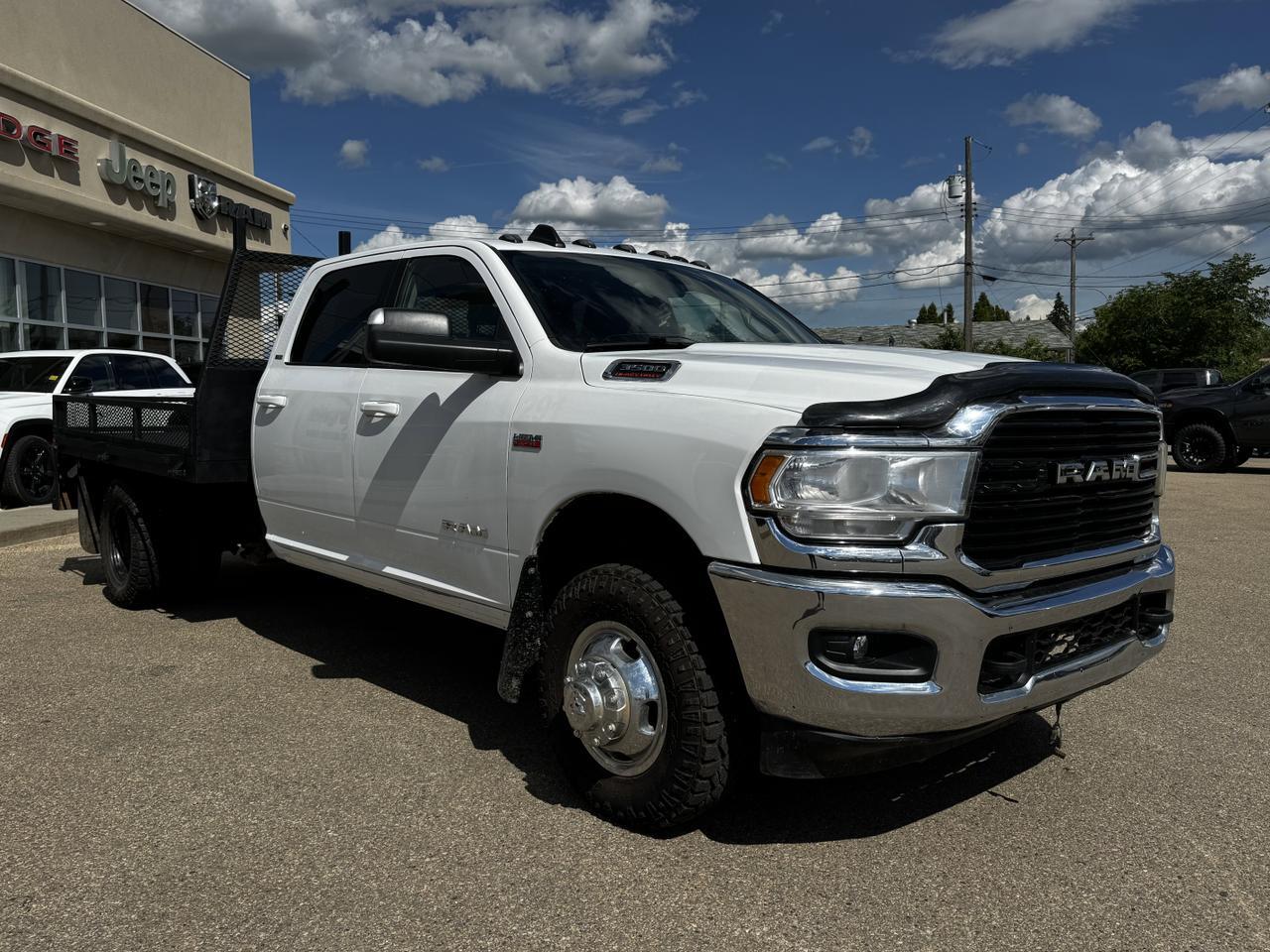 2020 Ram 3500 Chassis Cab SLT Dually Crew 4x4 | Low KMs | HEMI V8 | Front Bench | Backup Alarm Redwater AB