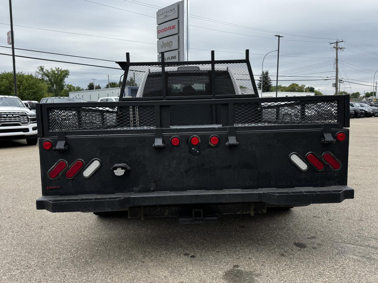 2020 Ram 3500 Chassis Cab SLT Dually Crew 4x4 | Low KMs | HEMI V8 | Front Bench | Backup Alarm Redwater AB