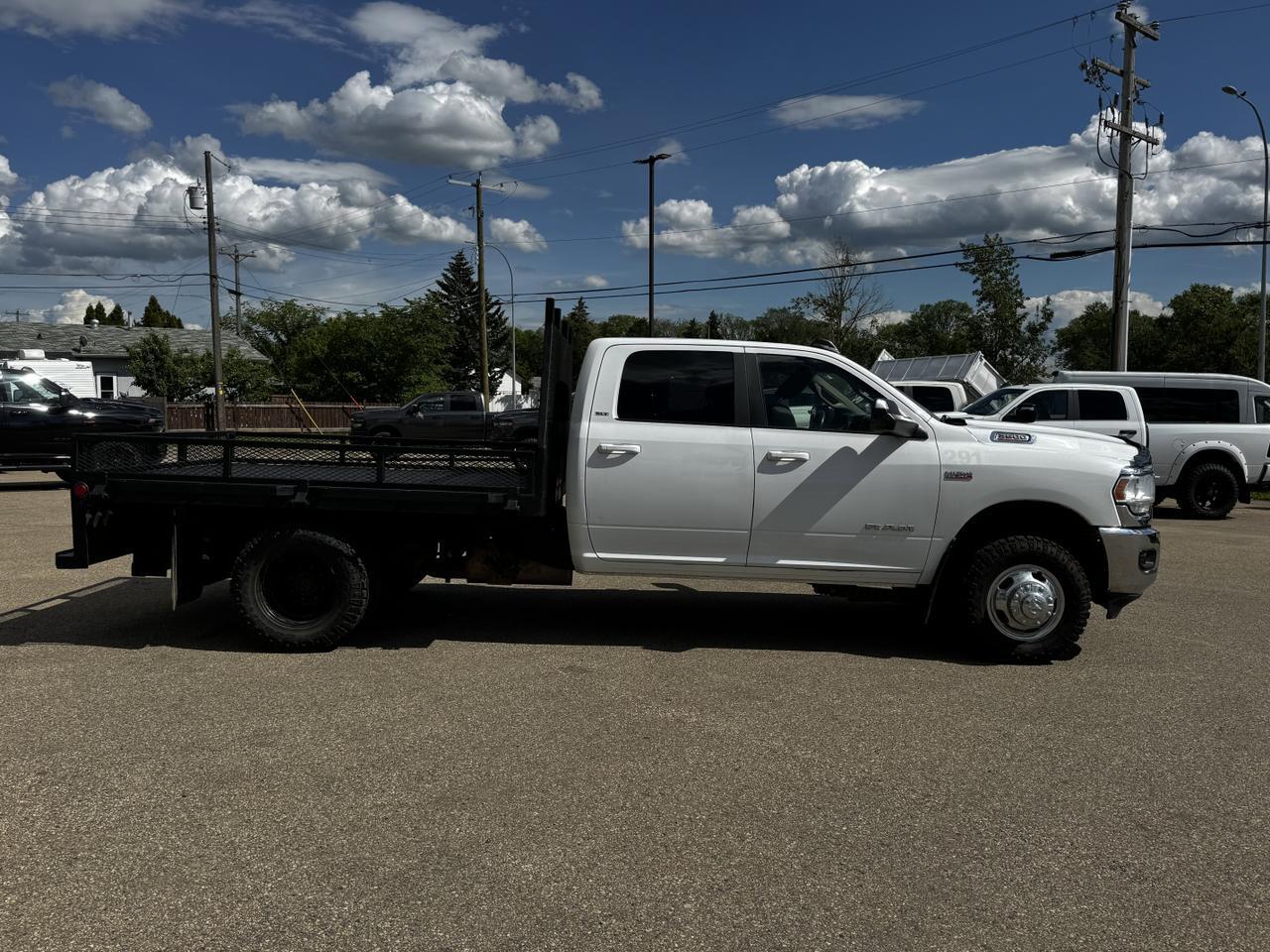 2020 Ram 3500 Chassis Cab SLT Dually Crew 4x4 | Low KMs | HEMI V8 | Front Bench | Backup Alarm Redwater AB