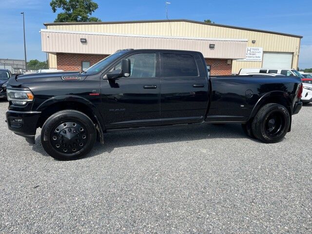 2020 Ram 3500 Laramie Crew Cab 4x4 6.7L Cummins
