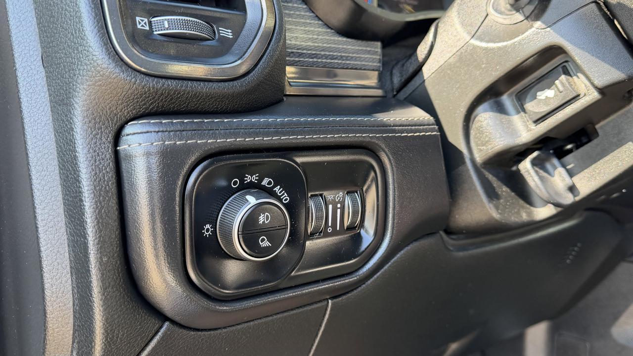 2020 Ram 3500 Limited | Cummins Turbo Diesel | Leather Interior | NAV | Heated Vented Seats | Remote Start Redwater AB