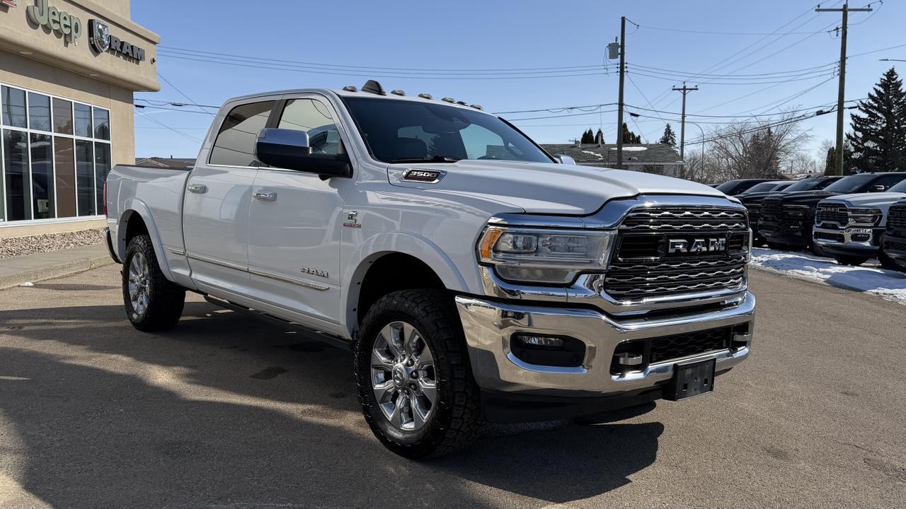 2020 Ram 3500 Limited | Cummins Turbo Diesel | Leather Interior | NAV | Heated Vented Seats | Remote Start Redwater AB