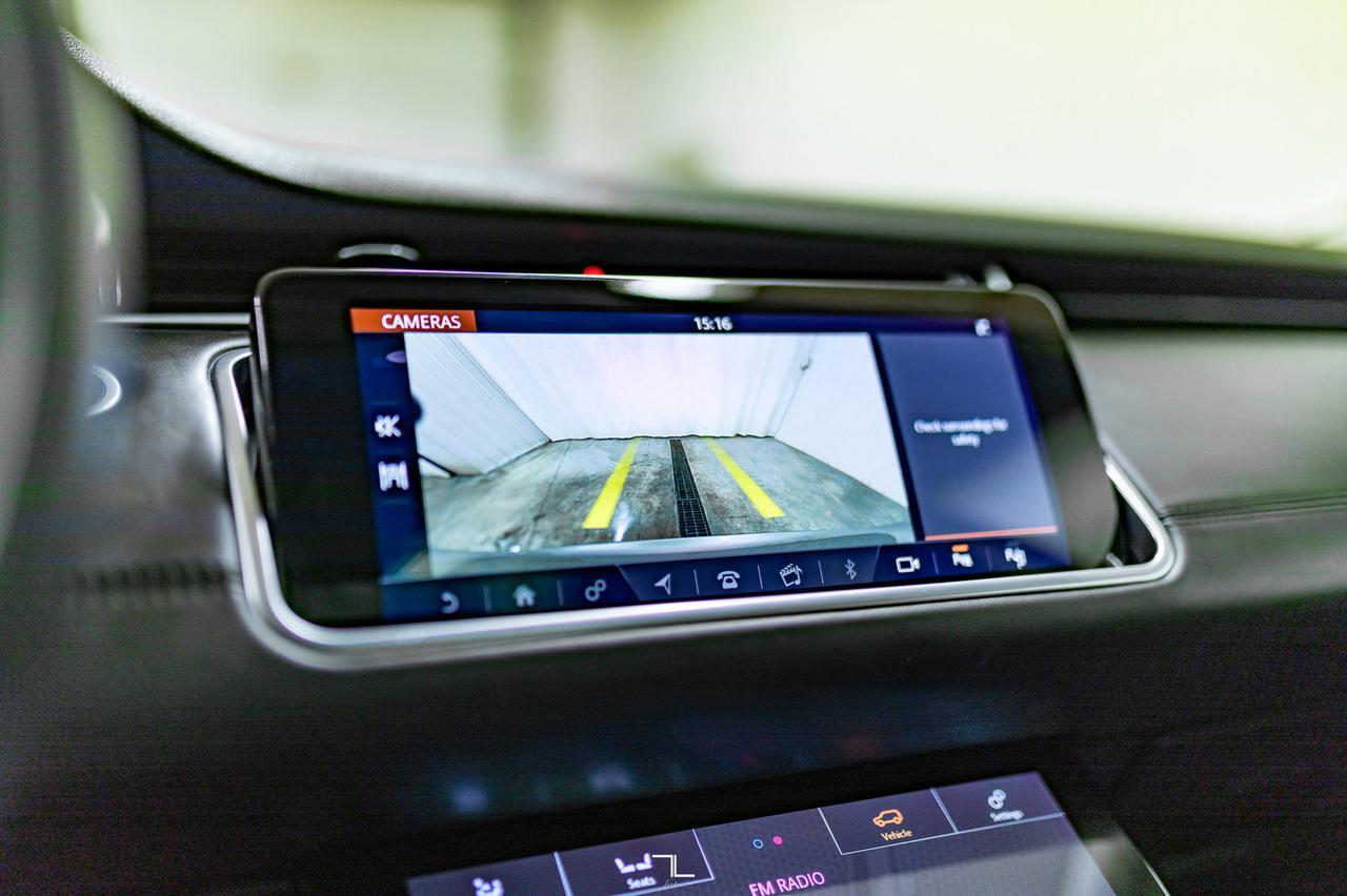 2020 Range Rover Evoque AWD SE Leather Roof Nav BCam Red Deer AB