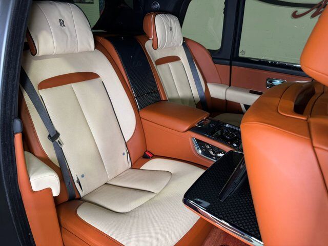 2020 Rolls-Royce Cullinan Black Badge 4-seat configuration, rear fridge, Bespoke audio & MORE!! Fort Lauderdale FL