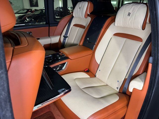 2020 Rolls-Royce Cullinan Black Badge 4-seat configuration, rear fridge, Bespoke audio & MORE!! Fort Lauderdale FL