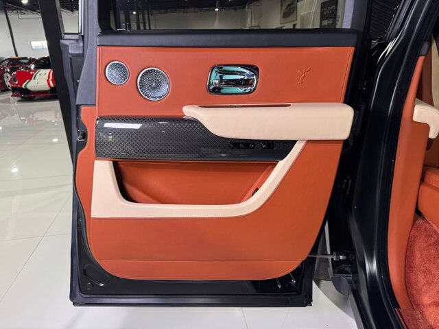 2020 Rolls-Royce Cullinan Black Badge 4-seat configuration, rear fridge, Bespoke audio & MORE!! Fort Lauderdale FL