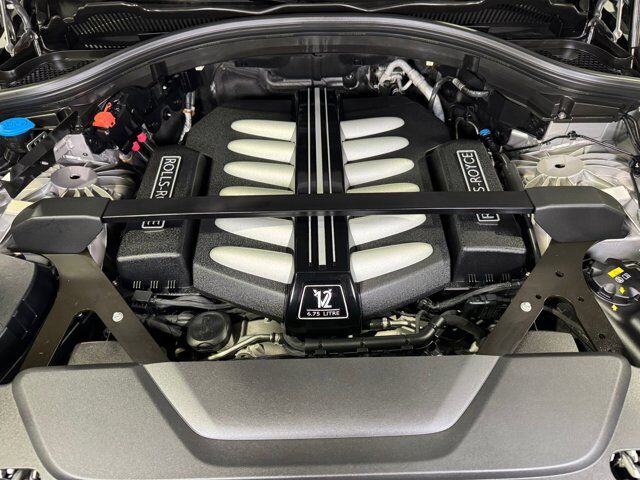 2020 Rolls-Royce Cullinan Black Badge 4-seat configuration, rear fridge, Bespoke audio & MORE!! Fort Lauderdale FL