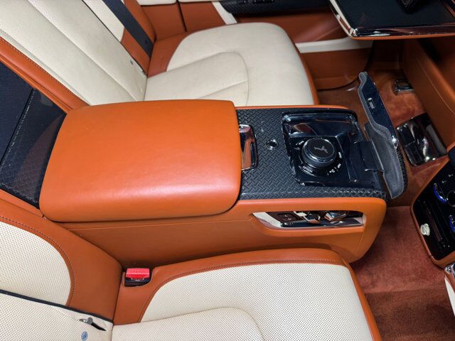 2020 Rolls-Royce Cullinan Black Badge 4-seat configuration, rear fridge, Bespoke audio & MORE!! Fort Lauderdale FL