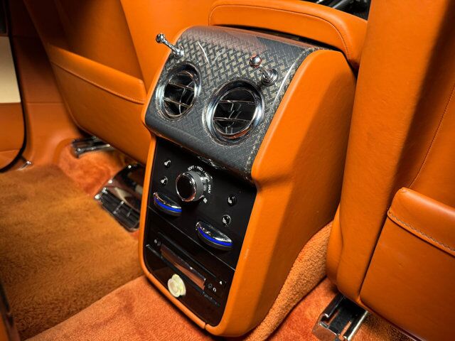 2020 Rolls-Royce Cullinan Black Badge 4-seat configuration, rear fridge, Bespoke audio & MORE!! Fort Lauderdale FL