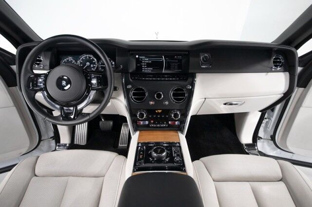 2020 Rolls-Royce Cullinan *WHITE ON WHITE* *STARLIGHT HEADLINER* San Diego CA
