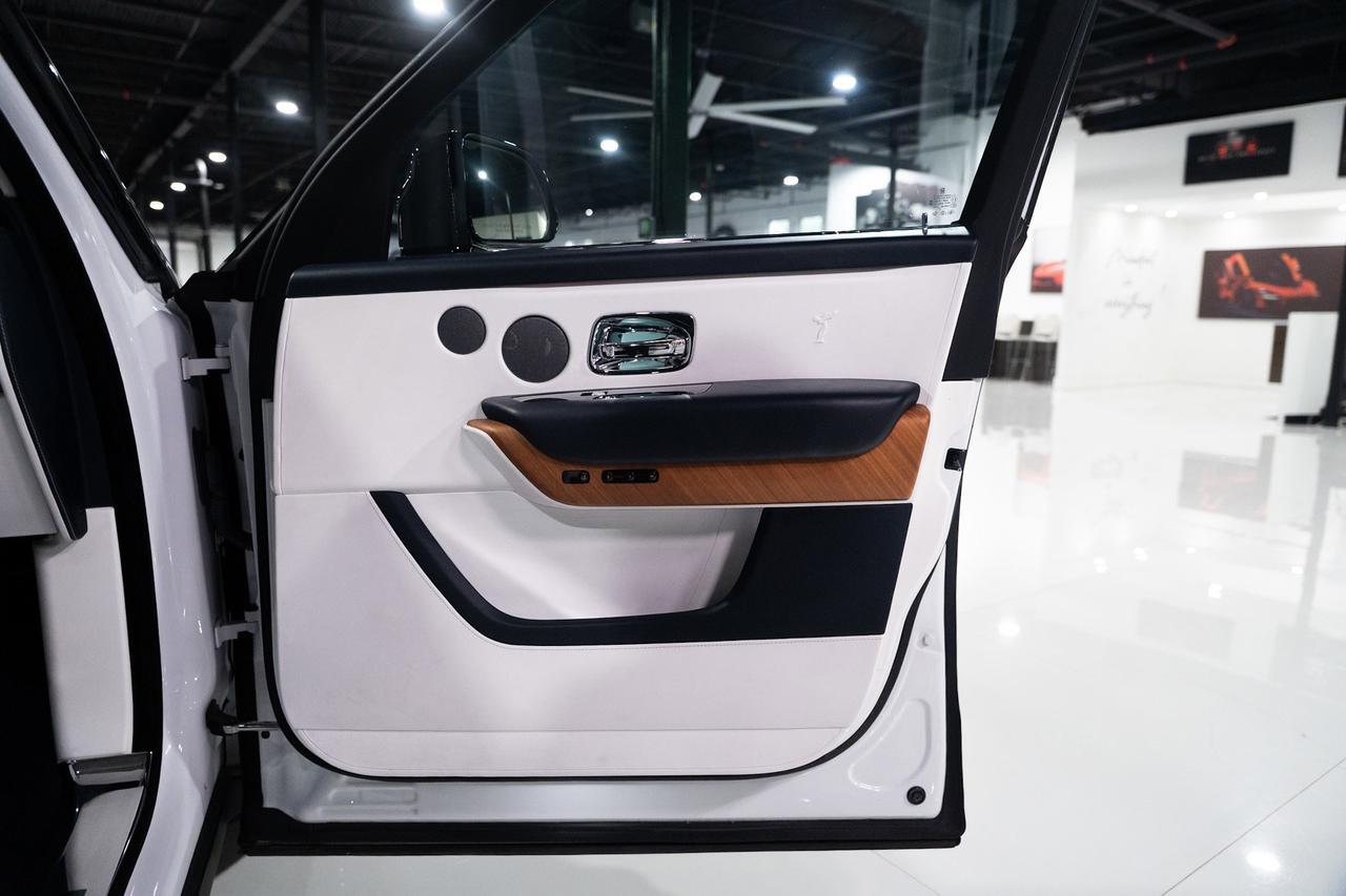 2020 Rolls-Royce Cullinan bespoke interior, shooting star headliner, bookmatched wood trim AND MUCH MORE!!! Fort Lauderdale FL