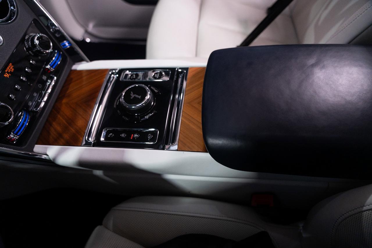 2020 Rolls-Royce Cullinan bespoke interior, shooting star headliner, bookmatched wood trim AND MUCH MORE!!! Fort Lauderdale FL