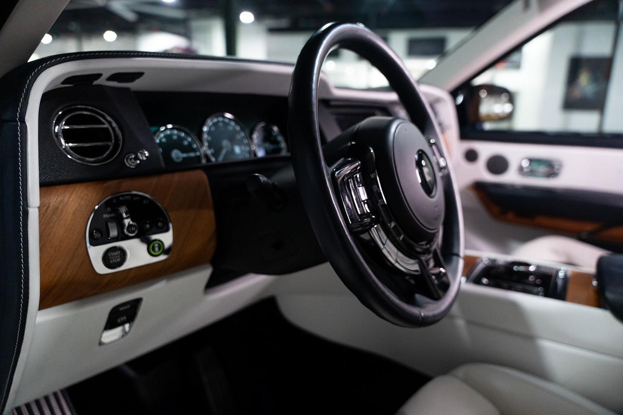 2020 Rolls-Royce Cullinan bespoke interior, shooting star headliner, bookmatched wood trim AND MUCH MORE!!! Fort Lauderdale FL
