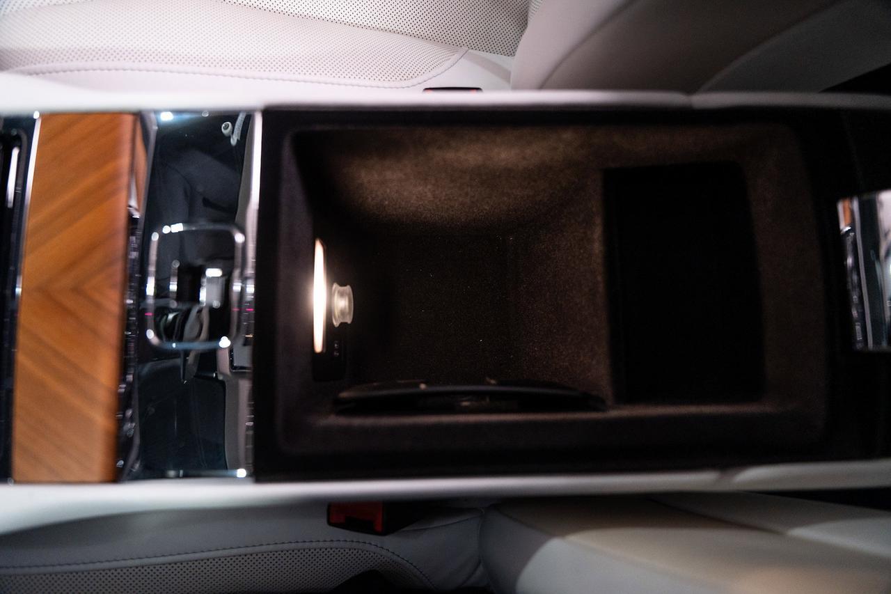 2020 Rolls-Royce Cullinan bespoke interior, shooting star headliner, bookmatched wood trim AND MUCH MORE!!! Fort Lauderdale FL