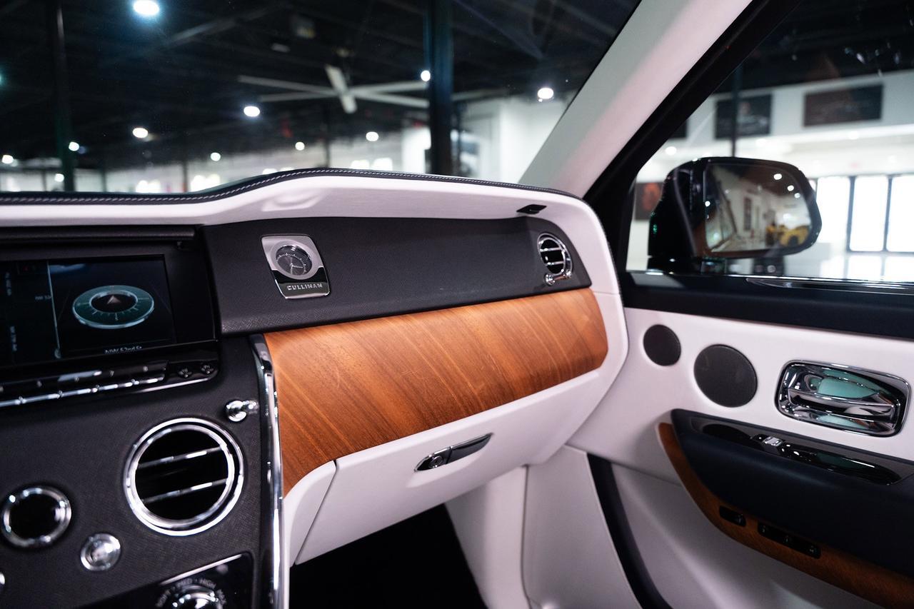 2020 Rolls-Royce Cullinan bespoke interior, shooting star headliner, bookmatched wood trim AND MUCH MORE!!! Fort Lauderdale FL