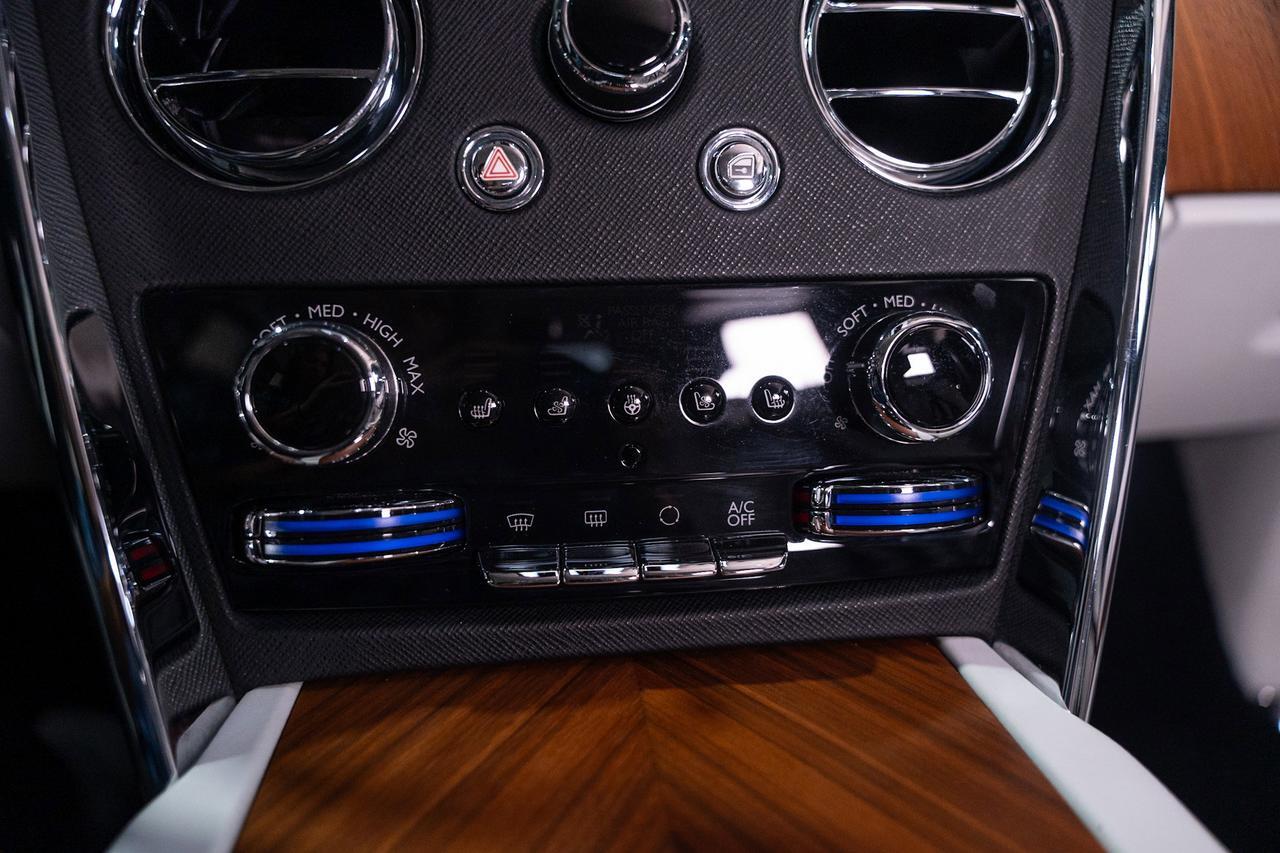 2020 Rolls-Royce Cullinan bespoke interior, shooting star headliner, bookmatched wood trim AND MUCH MORE!!! Fort Lauderdale FL