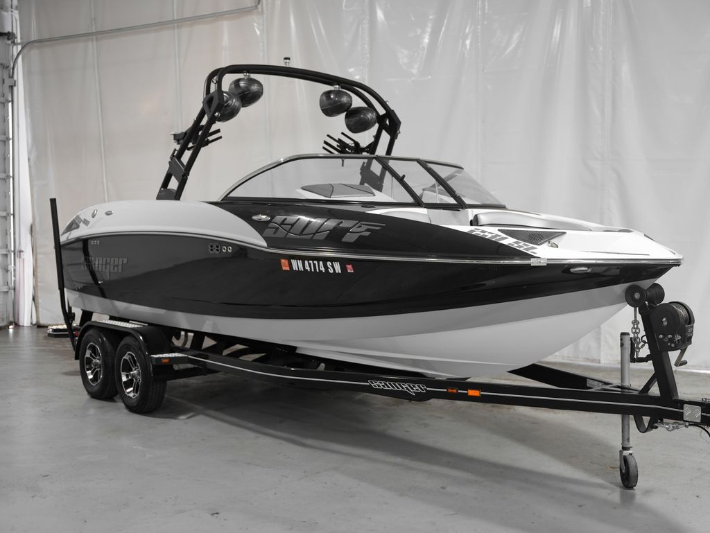 2020 Sanger 231SL Wake Boat