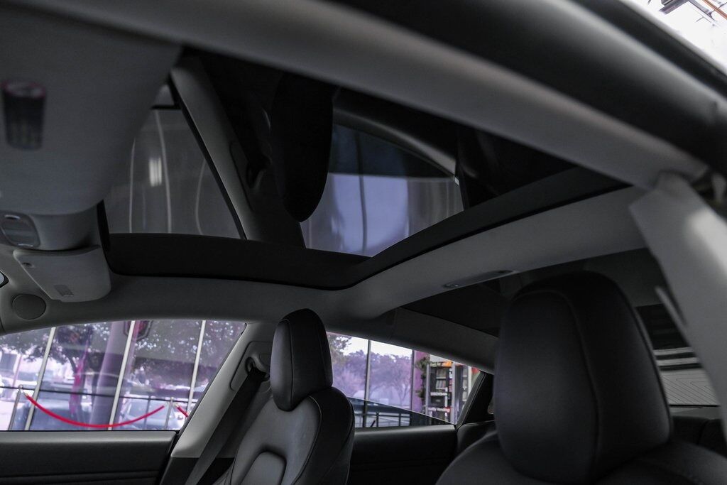2020 Tesla Model 3 Performance photo 4
