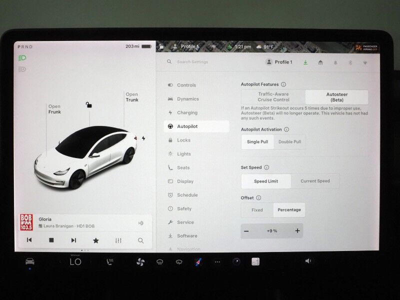 2020 Tesla Model 3 Standard Range Plus *AUTOPILOT, NAVIGATION, SAFETY ALERTS, ADAPTIVE CRUISE, SURROUND VIEW CAMERAS, PANORAMA GLASS ROOF, HEATED SEATS, 18 INCH WHEELS, BLUETOOTH Round Rock TX