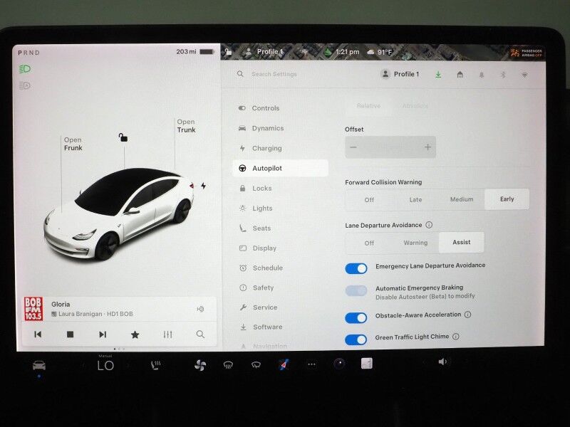 2020 Tesla Model 3 Standard Range Plus *AUTOPILOT, NAVIGATION, SAFETY ALERTS, ADAPTIVE CRUISE, SURROUND VIEW CAMERAS, PANORAMA GLASS ROOF, HEATED SEATS, 18 INCH WHEELS, BLUETOOTH Round Rock TX