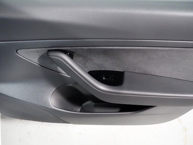 2020 Tesla Model 3 Standard Range Plus *AUTOPILOT, NAVIGATION, SAFETY ALERTS, ADAPTIVE CRUISE, SURROUND VIEW CAMERAS, PANORAMA GLASS ROOF, HEATED SEATS, 18 INCH WHEELS, BLUETOOTH Round Rock TX