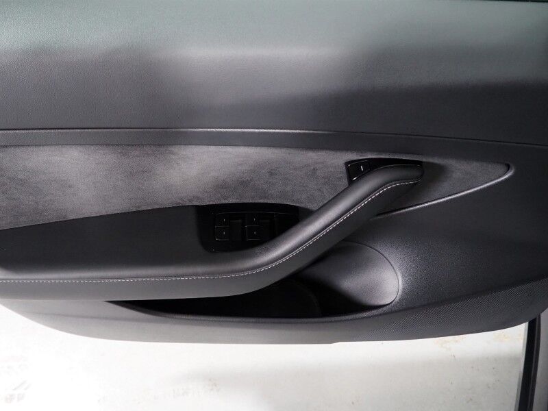 2020 Tesla Model 3 Standard Range Plus *AUTOPILOT, NAVIGATION, SAFETY ALERTS, ADAPTIVE CRUISE, SURROUND VIEW CAMERAS, PANORAMA GLASS ROOF, HEATED SEATS, 18 INCH WHEELS, BLUETOOTH Round Rock TX